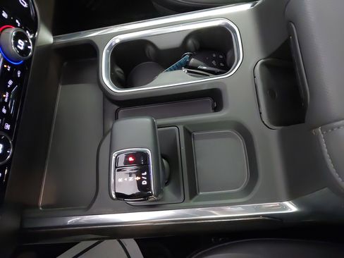 Used 2025 Chevrolet Silverado 1500 LTZ AWD/4WD image 22