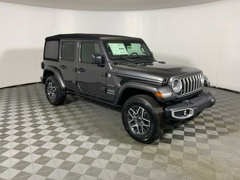 Used 2024 Jeep Wrangler Unlimited Sahara w/ Technology Group AWD/4WD image 1