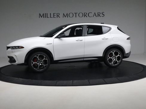 Used 2024 Alfa Romeo Tonale Veloce w/ Premium Interior Package AWD/4WD image 3