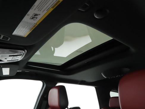 Used 2022 Dodge Durango R/T w/ Tow 'N Go Package AWD/4WD image 5