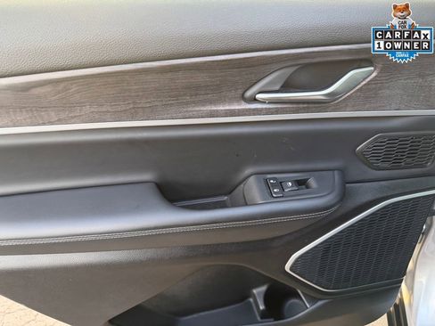 Certified 2021 Jeep Grand Cherokee L Limited image 35