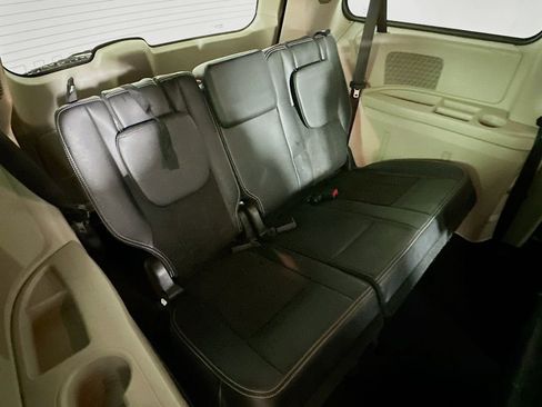 Certified 2019 Dodge Grand Caravan SXT image 31