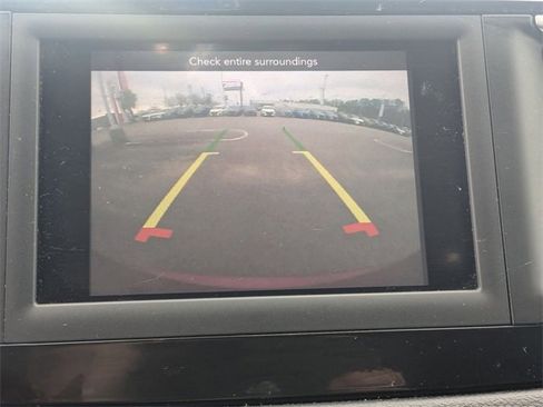 Used 2021 Chrysler Voyager Lxi image 22