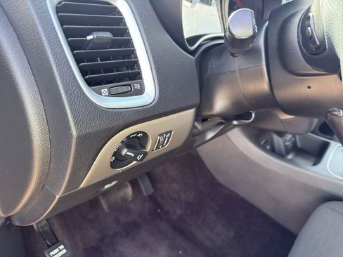 Used 2019 Dodge Durango SXT image 13