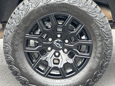 Used 2023 Chevrolet Colorado Trail Boss w/ Technology Package image 41