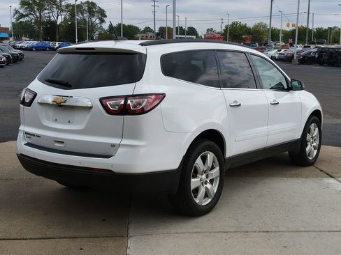Used 2017 Chevrolet Traverse LT w/ Style and Technology Package AWD/4WD image 5