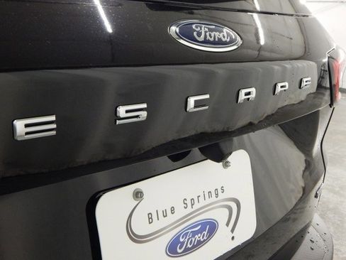 New 2025 Ford Escape SE w/ PHEV Premium Package image 6