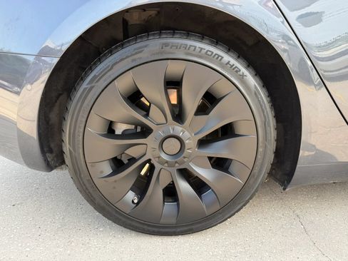 Used 2018 Tesla Model 3 Long Range RWD image 3