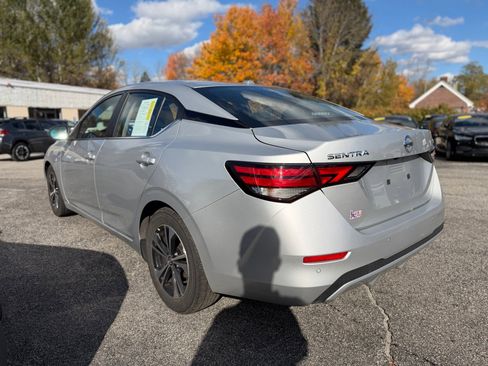 Used 2023 Nissan Sentra SV image 3