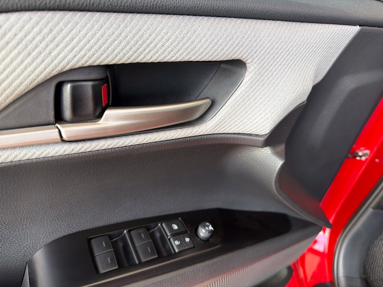 Used 2025 Toyota Camry SE w/ Multimedia Upgrade Package FWD image 5