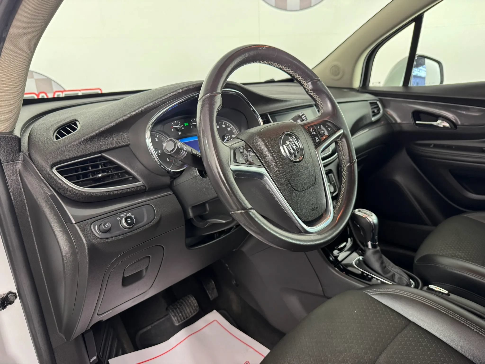 Used 2020 Buick Encore Preferred FWD image 10