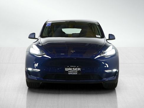 Used 2022 Tesla Model Y Long Range image 8