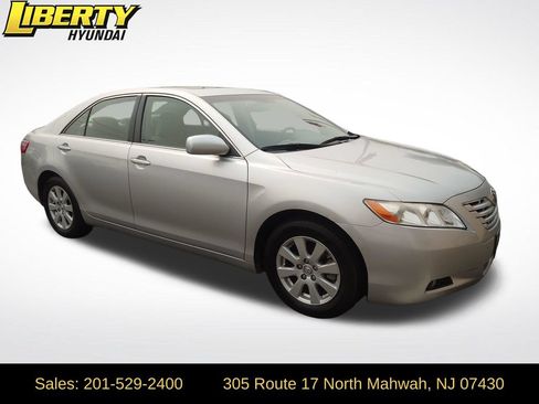 Used 2007 Toyota Camry FWD image 1