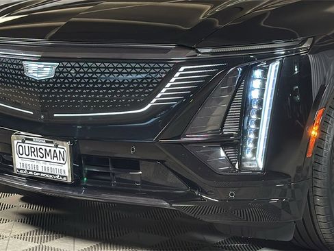 Used 2025 Cadillac Lyriq Sport image 3