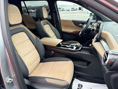 Used 2025 Chevrolet Equinox ACTIV w/ Safety and Technology Package image 25