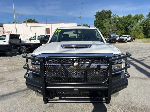 Used 2019 Chevrolet Silverado 2500 LT AWD/4WD image 3