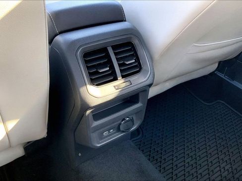 Used 2021 Volkswagen Tiguan SEL Premium R-Line image 32