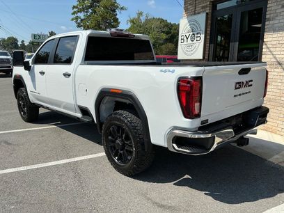 Used 2025 GMC Sierra 2500 Pro w/ Convenience Package