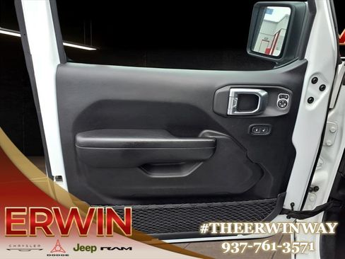 Used 2023 Jeep Gladiator Sport AWD/4WD image 15