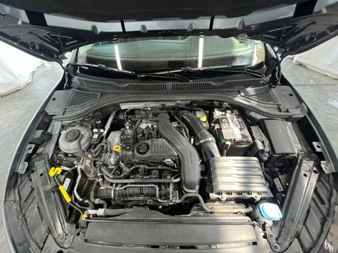 Certified 2022 Volkswagen Jetta SE image 30