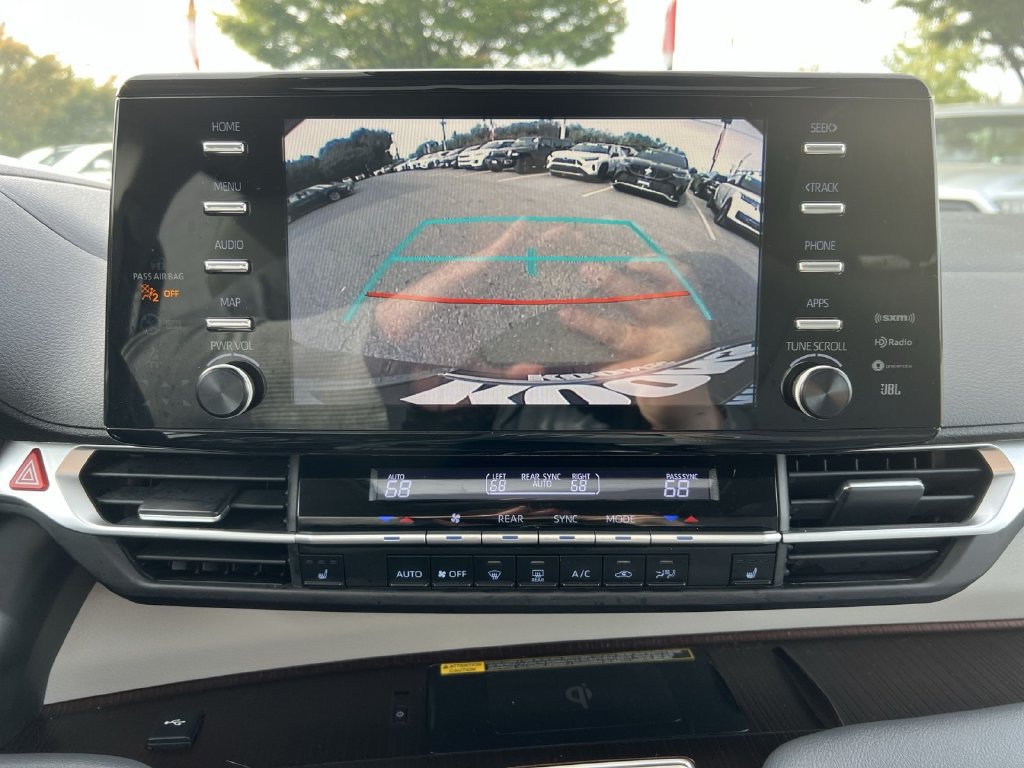 Used 2022 Toyota Sienna XLE w/ XLE Plus Package AWD/4WD image 19
