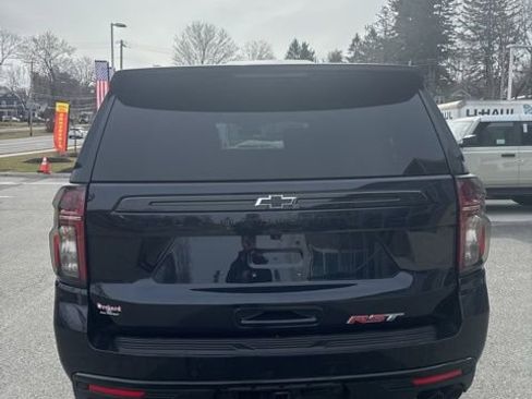 Used 2023 Chevrolet Suburban RST w/ Sport Performance Package image 7