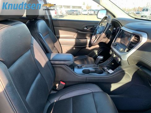 Used 2019 GMC Acadia SLT image 17