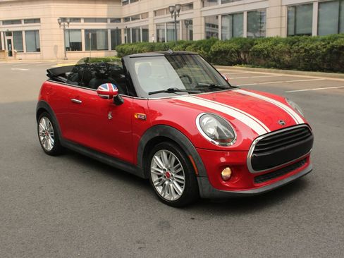 Used 2019 MINI Cooper Convertible FWD image 1