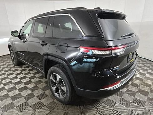 Used 2023 Jeep Grand Cherokee 4WD 4xe image 4