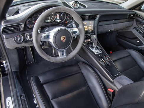 Certified 2016 Porsche 911 Targa 4 GTS AWD/4WD image 4