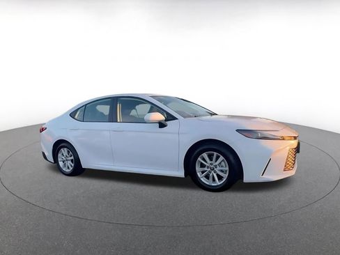 Used 2025 Toyota Camry LE image 2