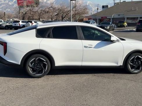 Certified 2025 Kia K4 EX FWD image 8