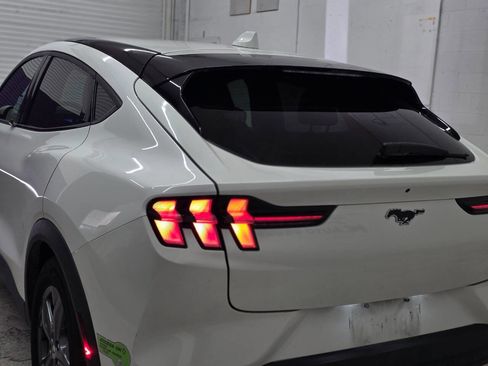 Used 2022 Ford Mustang Mach-E Select image 8