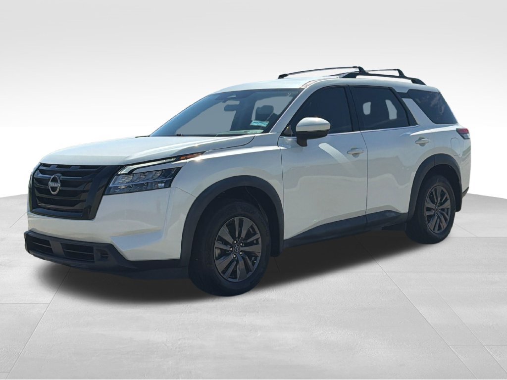Used 2022 Nissan Pathfinder SV w/ SV Black Package FWD image 2