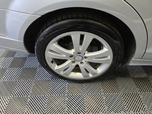 Used 2009 Mercedes-Benz C 300 4MATIC Sedan image 36