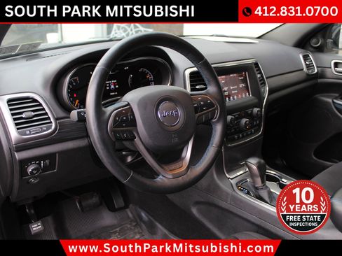 Used 2019 Jeep Grand Cherokee Laredo image 11