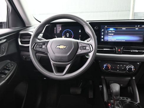 Used 2025 Chevrolet TrailBlazer LT image 12