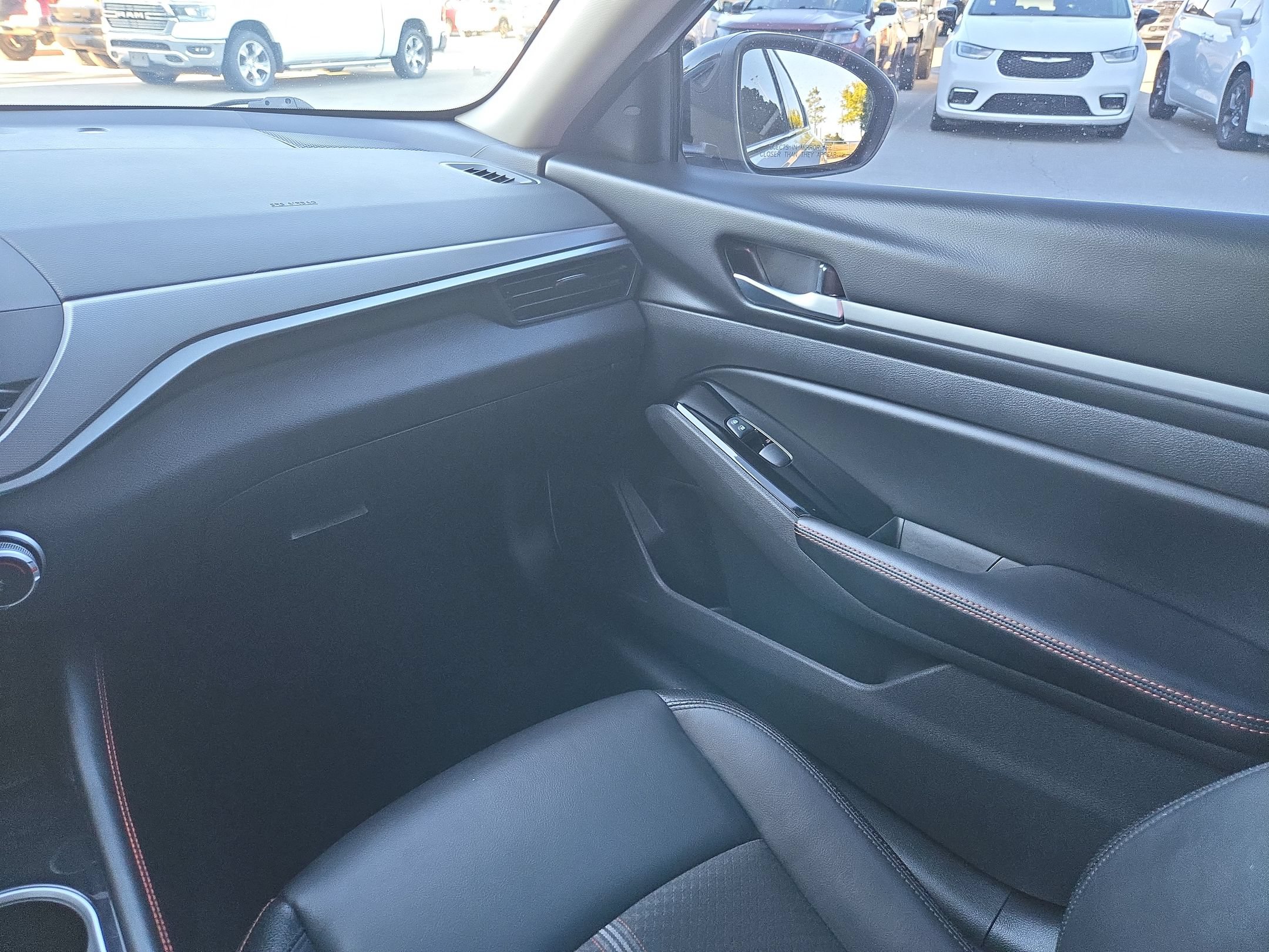 Used 2025 Nissan Altima 2.5 SR AWD/4WD image 11
