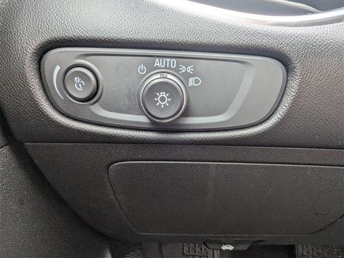 Used 2020 Chevrolet Malibu LT image 25