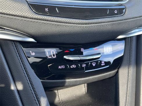 Certified 2022 Cadillac XT5 Premium Luxury w/ LPO, Floor Liner Package image 23