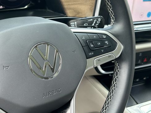 Used 2024 Volkswagen Atlas SE w/ Panoramic Sunroof Package AWD/4WD image 29