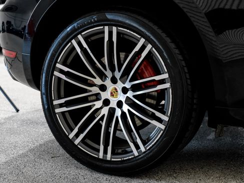 Used 2017 Porsche Macan Turbo image 60