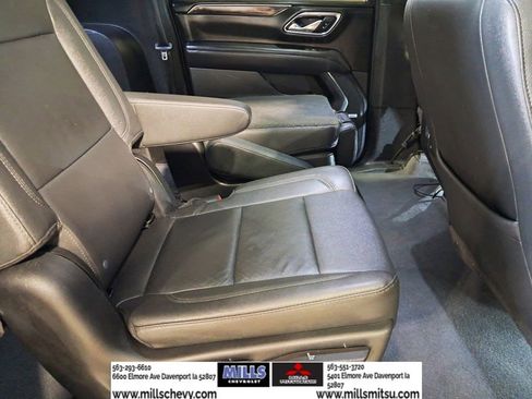 Used 2023 Chevrolet Suburban Z71 image 16