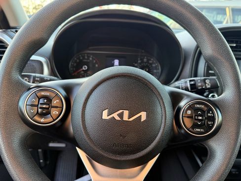 Used 2022 Kia Soul LX w/ Technology Package FWD image 10