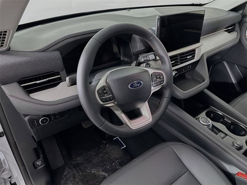 New 2026 Ford Explorer Active w/ Active Comfort Package image 9