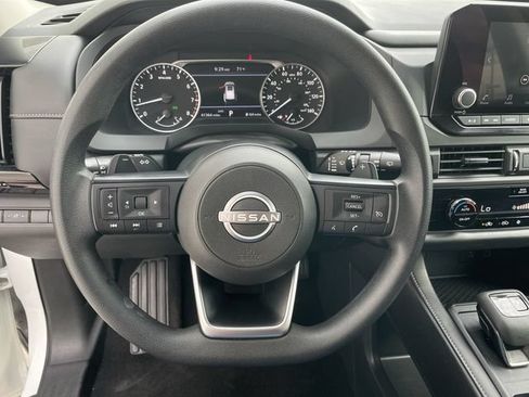 Used 2024 Nissan Pathfinder S AWD/4WD image 14