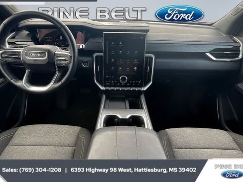 Used 2025 GMC Acadia Elevation image 13