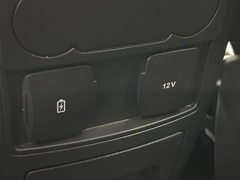 Used 2024 Ford Explorer XLT w/ Equipment Group 202A AWD/4WD image 23