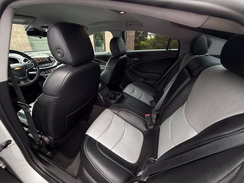Used 2018 Chevrolet Volt LT FWD image 18