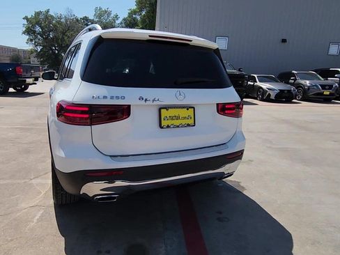 Used 2025 Mercedes-Benz GLB 250 image 31